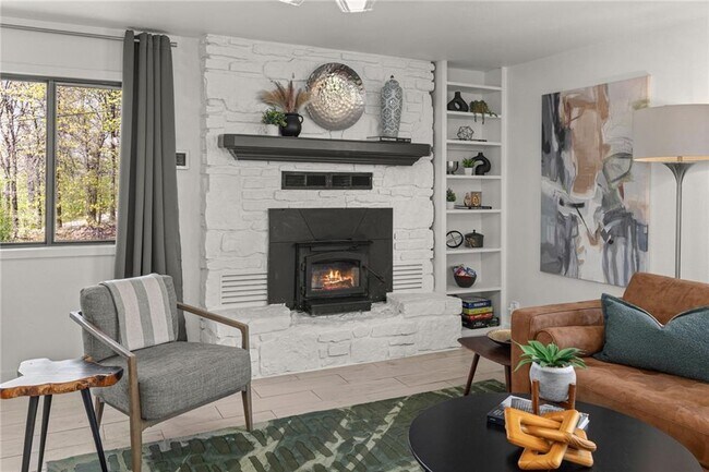 Photo - 2 Southport Ln