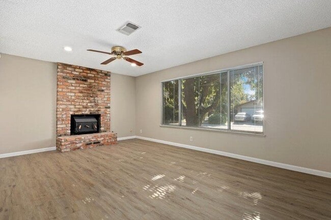 Photo - 1620 Monarch Ln
