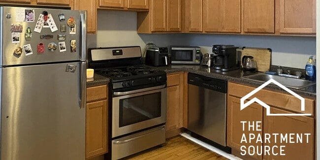 Building Photo - 917 W Waveland Ave Unit 1C