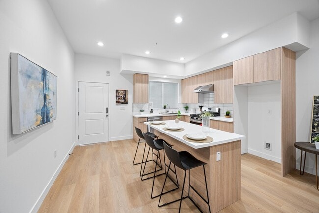 Photo - Leffingwell Apartment Complex