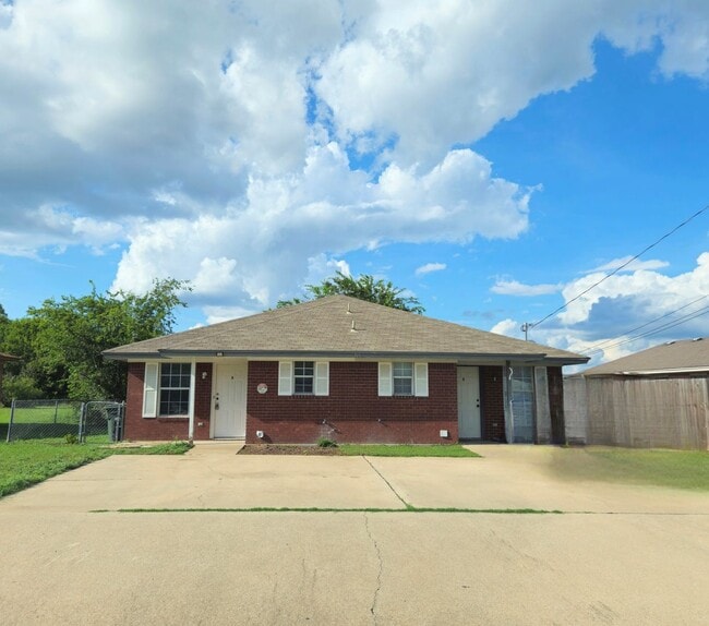 Building Photo - 311 E Avenue A Unit A Rental