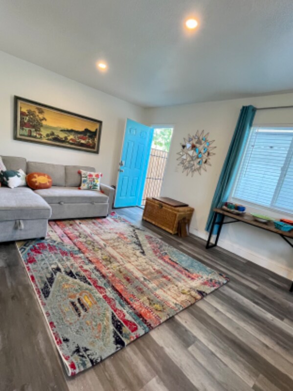 Photo - 920 E Montebello Ave Unidad 7