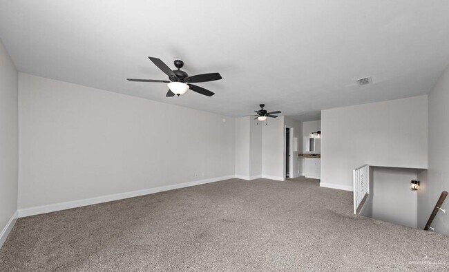 Photo - 8 Continental Dr Unidad 3