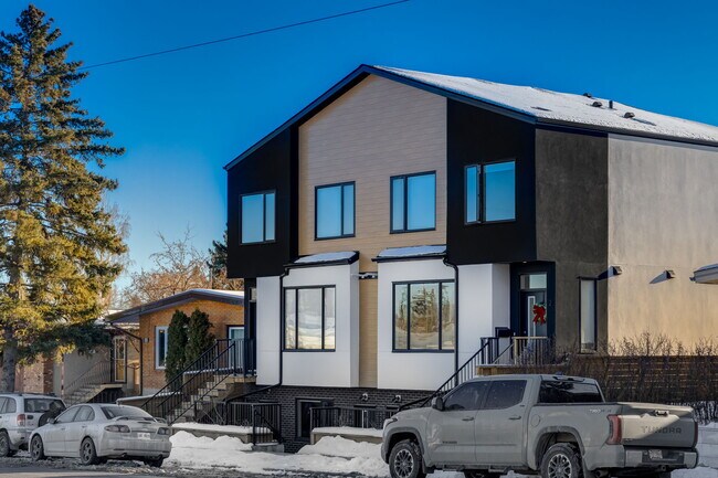 Building Photo - Pet-Friendly 1-Bedroom Lower Suite in North Glenmore Park Unit 3B