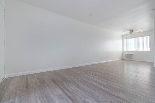 Photo - Delano Court Apartments