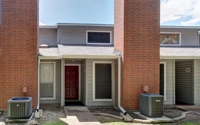 Photo - 1501 Stallings Dr Townhome