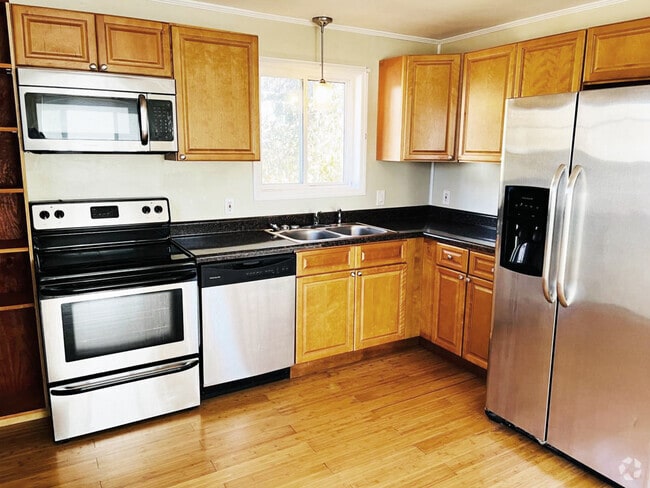 Building Photo - 17 Unaka Ave Unit B Rental