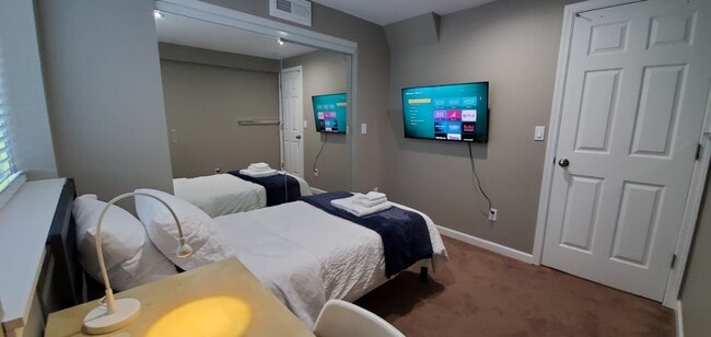 Building Photo - 1803 N 200th St