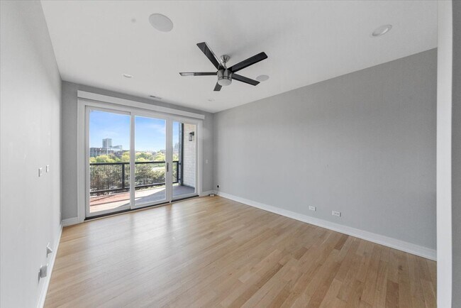 Photo - 650 N Morgan St Unidad 404 Rental