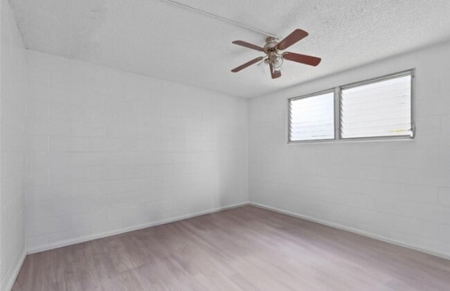Photo - Nice & Clean 2 bedrooms, 1 bath and 1 parking apartment is located in Waipiolani Building Unit E141