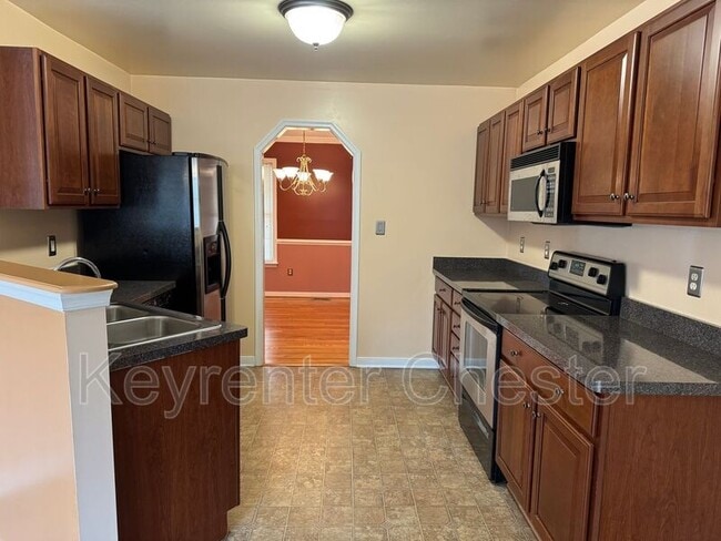 Photo - 5517 Takach Rd