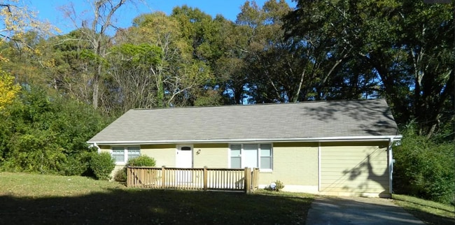 Building Photo - 3 Bed 2 Bath in Decatur!