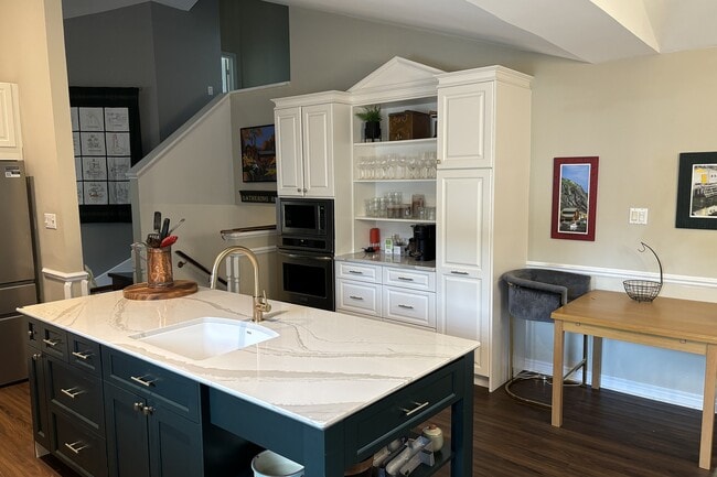 Photo - 4 Nettleton Ct
