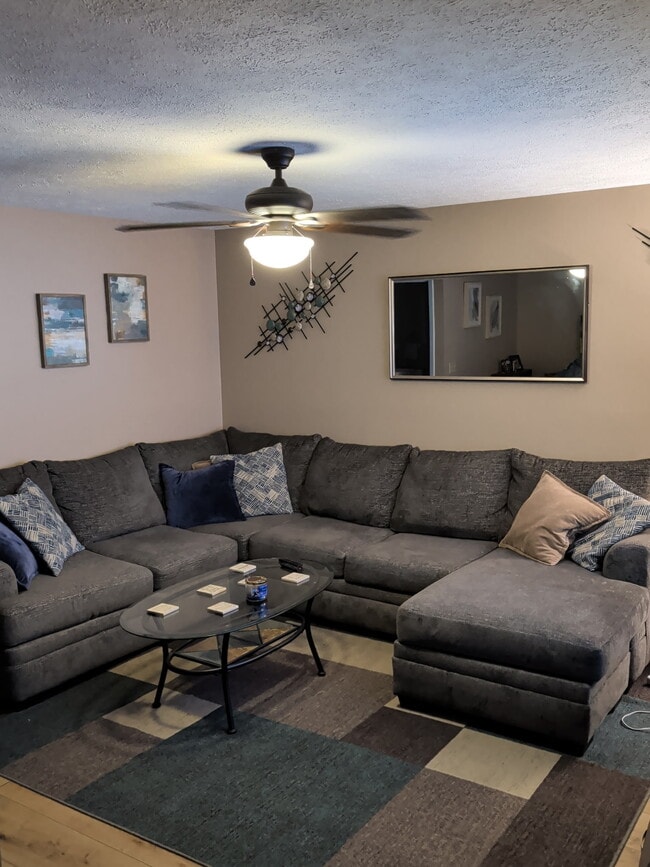 Photo - 73 Knollwood Ln