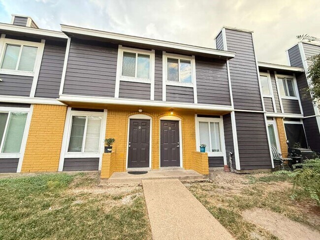 Building Photo - 12603 Ashford Meadow Dr Unit B