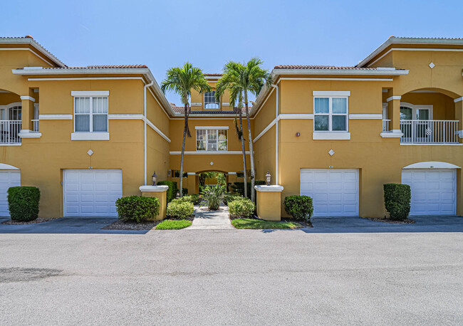 Photo - 5015 Fairways Cir Unidad # A306 Rental