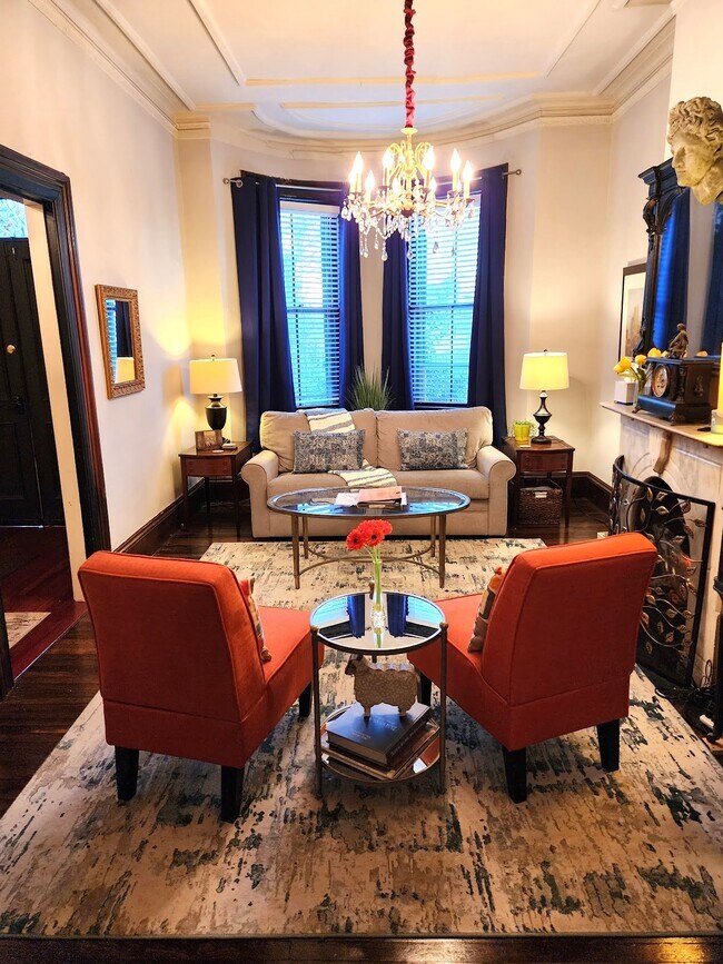 Nicely sized living area - 20 Cedar St Unit 1