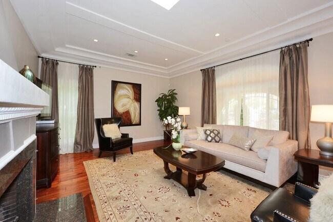 Photo - 10864 Wellworth Ave