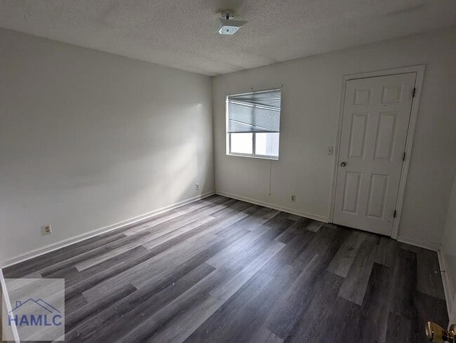 Photo - 910 Brett Dr