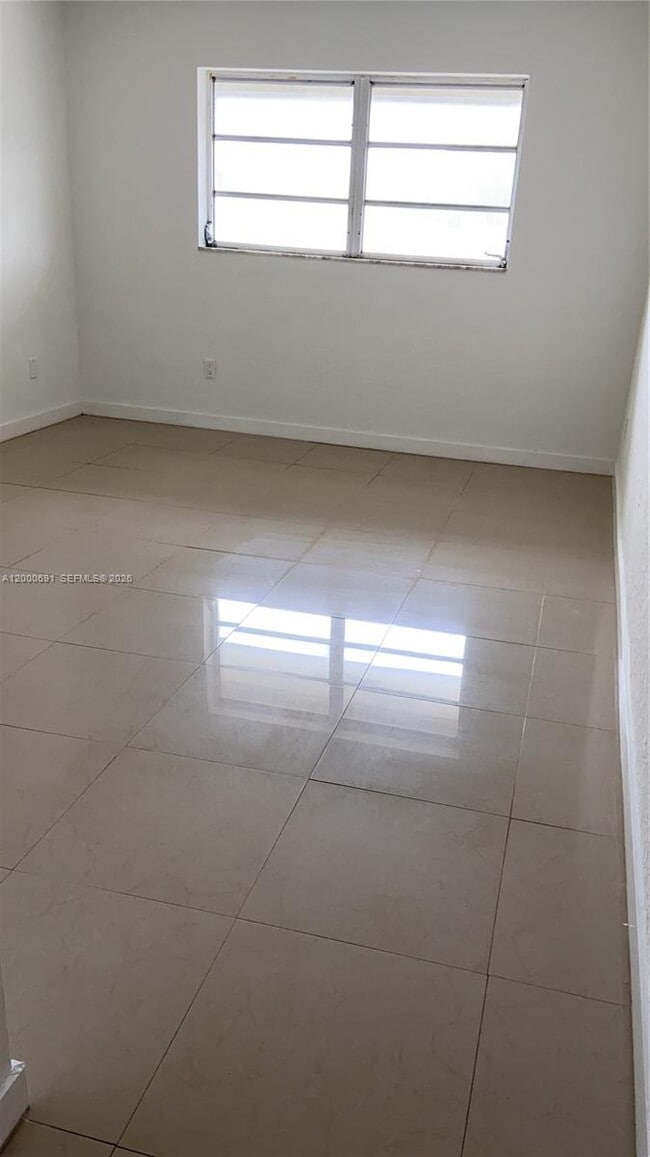 Photo - 15201 NE 6th Ave Unidad C304