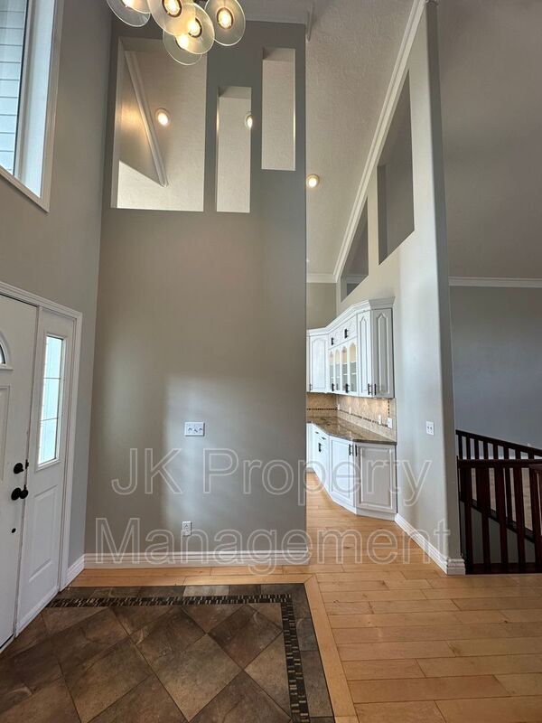 Photo - 1005 34th Ave NE
