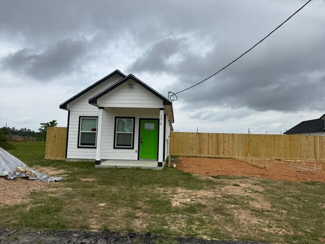 Photo - 7018-5914 02