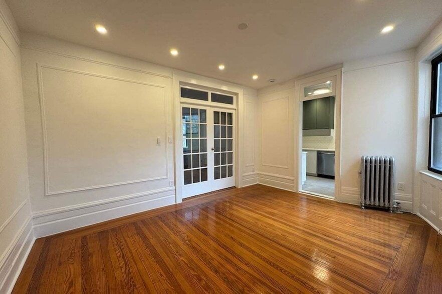 Photo - 31 E 127th St