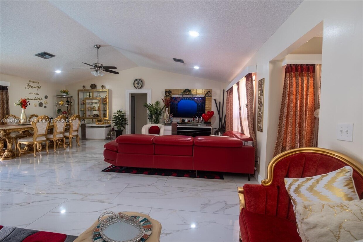 Photo - 8521 NW 53rd St (Lauderhill, FL)