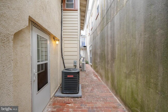 Photo - 123 E Gay St Unit 1 CARRIAGE HOUSE