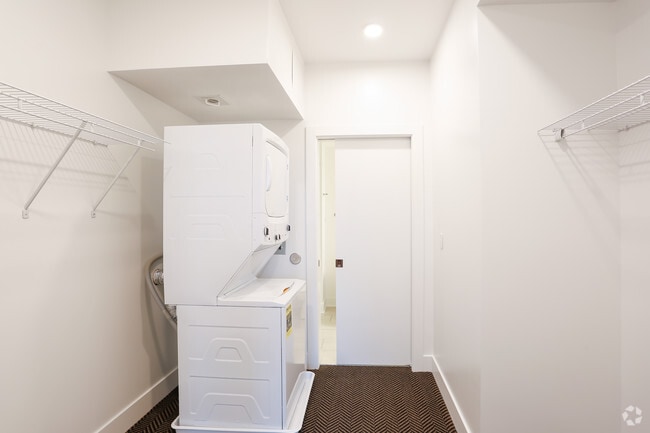 1BR, 1BA - C - Capitol Place Apartments