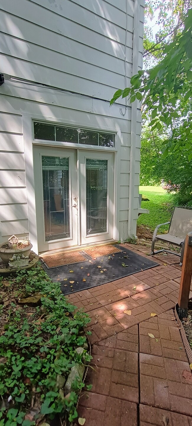 Photo - 906 Bitterfield Dr Unit Executive furnished Apt