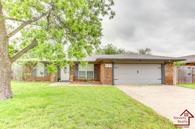 Photo - 303 SW 72nd St