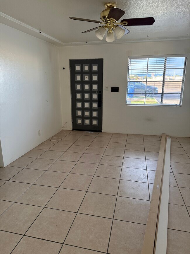 Photo - 223 E 2nd St