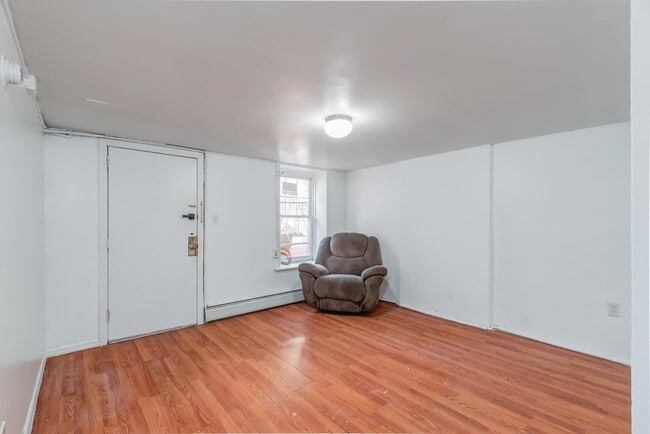 Photo - 392 Union St