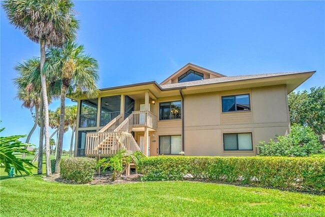 Building Photo - 271 NE Edgewater Dr Unit 271