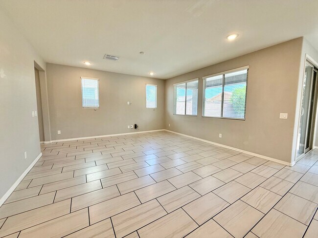 Photo - Spectacular 4-Bedroom, 2.5 Bathroom Home in Glendale!!