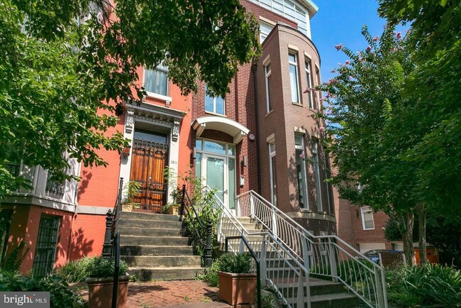 Building Photo - 1209 O St NW Unit 1