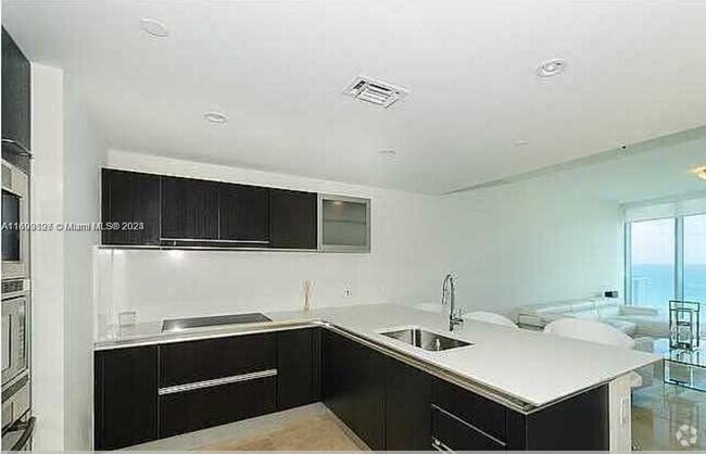 Building Photo - 17001 Collins Ave Rental