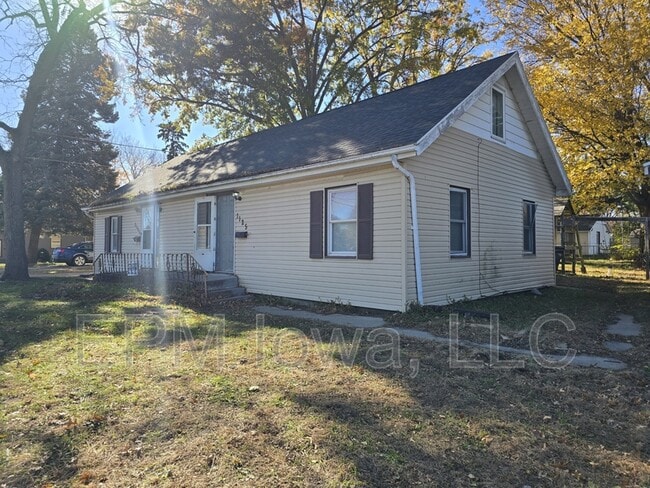 Building Photo - 1125 N Barclay St