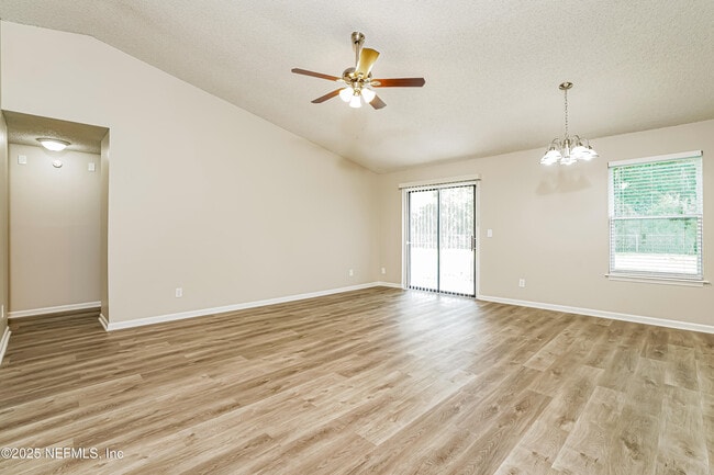 Photo - 1878 Shannon Lake Dr