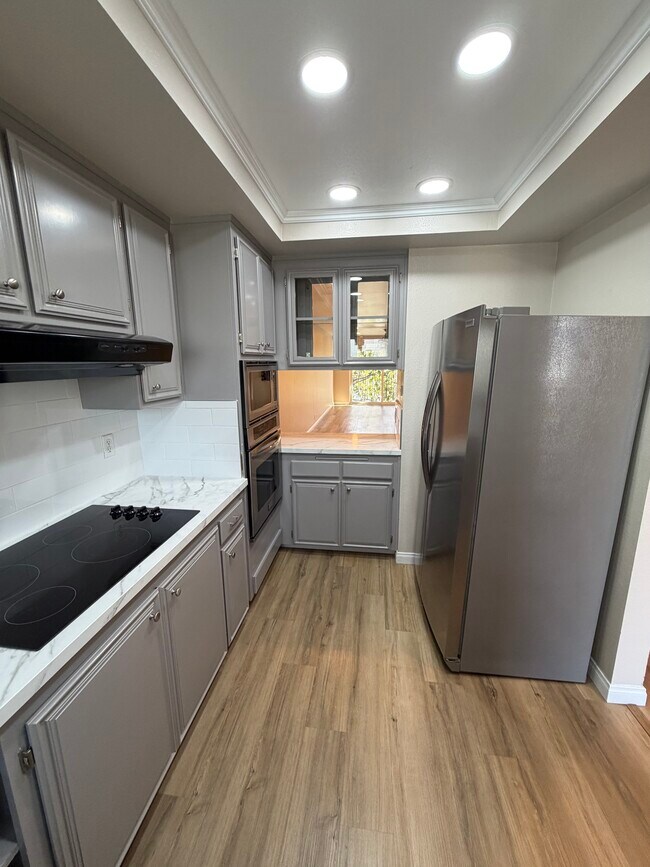 Photo - 540 Hawthorn St Unidad 2D