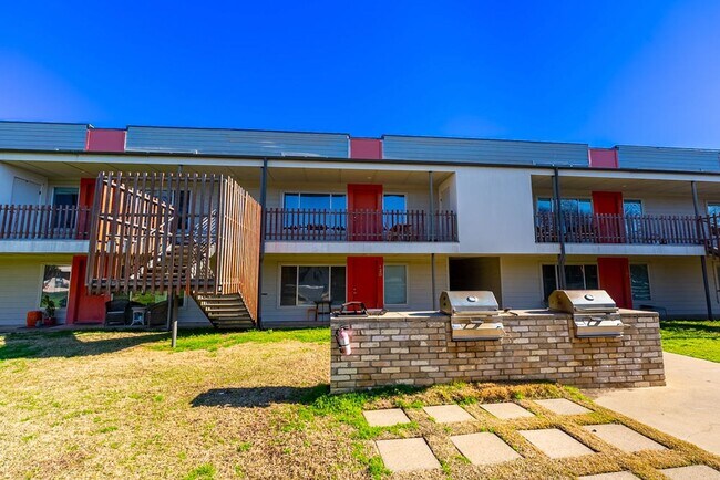 Photo - Modern 2 bed, 2 bath condo in South Austin Unidad 221