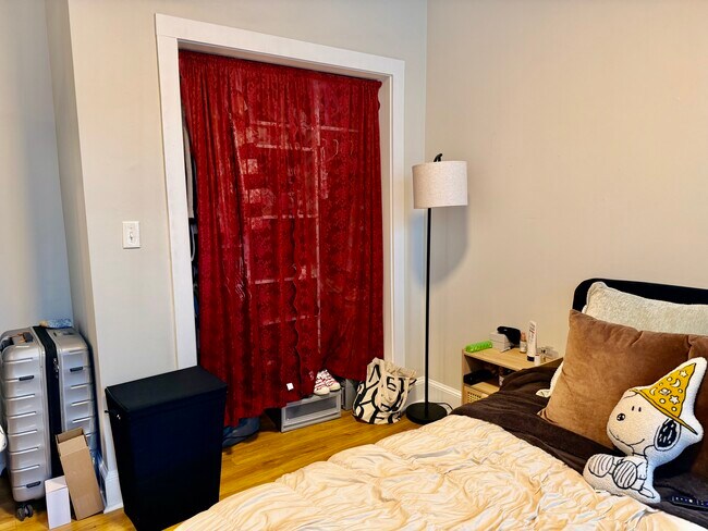 Photo - 829-833 Beacon Unit 504 Unit 504