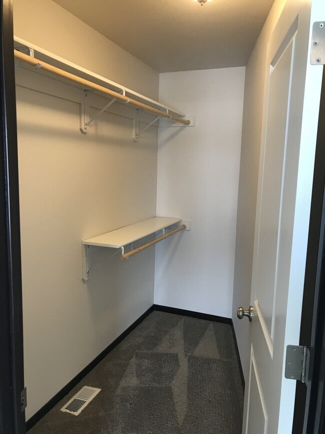 Photo - 717 14th St SE