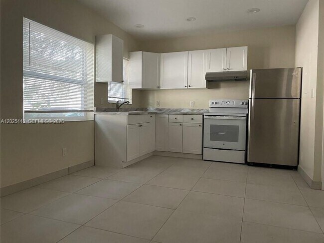 Photo - 1720 Pierce St Unit 3