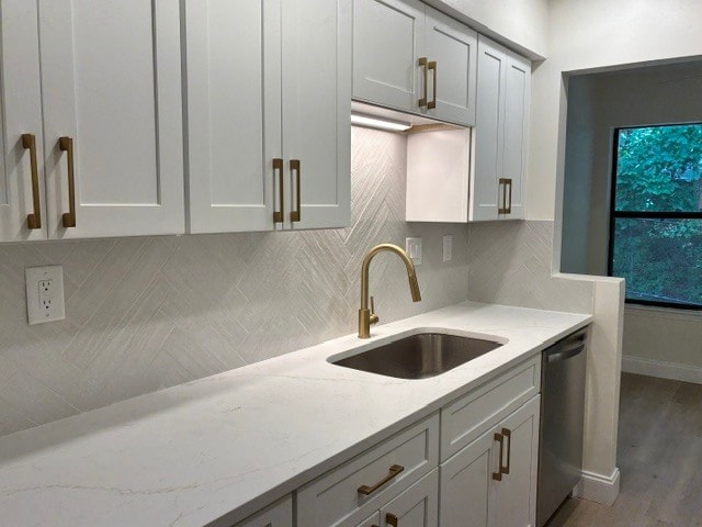 Completely renovated kitchen with quartz countertops - 2206 Huntingdon Chase Unit 2206