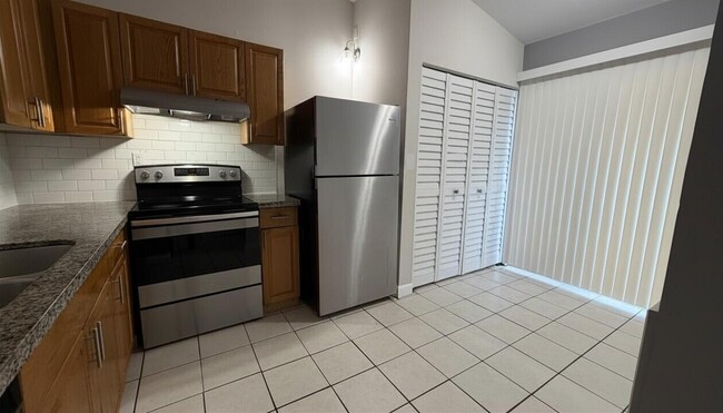 Photo - 8576 NW 32nd St