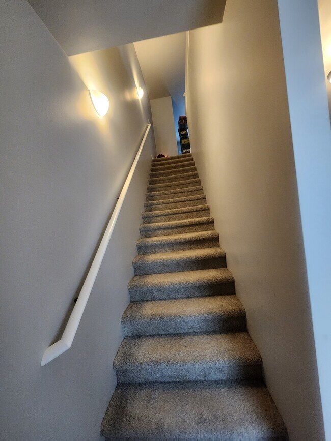 Photo - 209 Rainier Dr