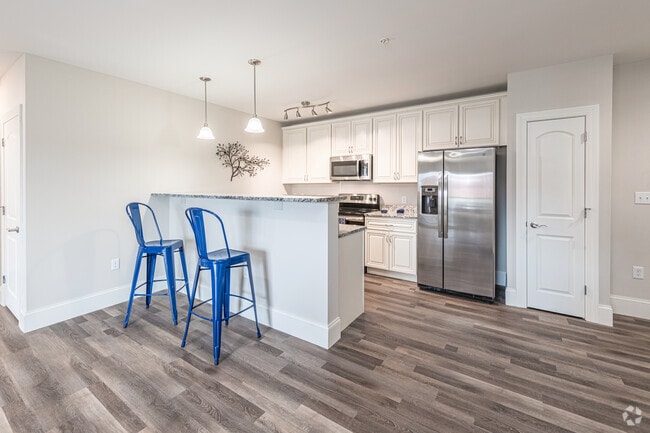 2 BR, 2 BA