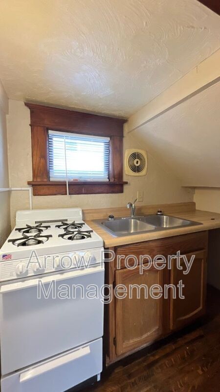 Photo - 2049 S 18th St